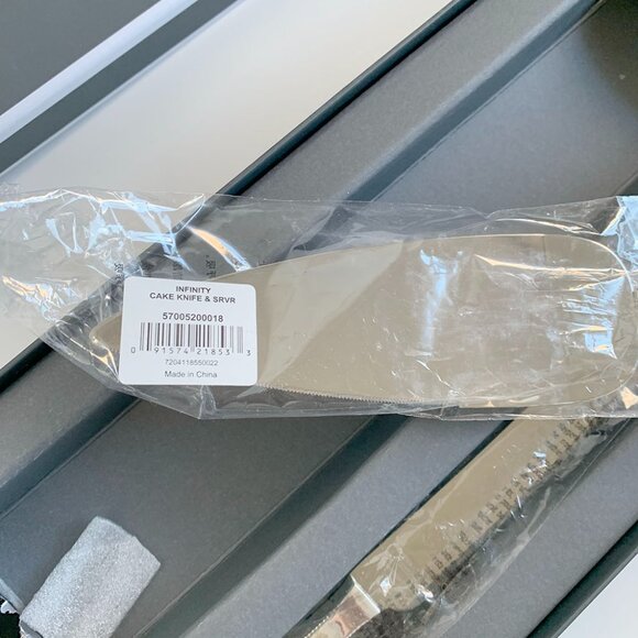 Vera Wang Wedgwood Infinity Cake Knife & Server Set - Picture 3 of 7